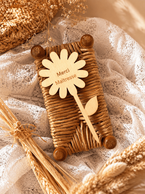 Fleur en bois personnalisée – Pic décoratif