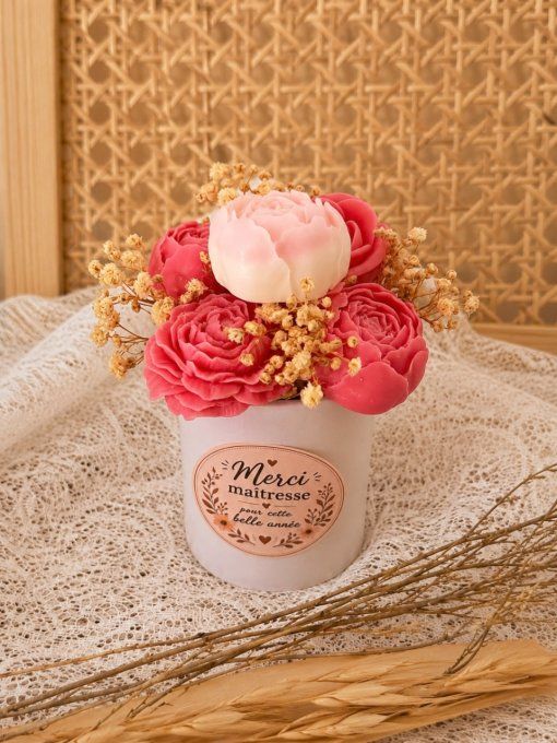 Pot de fleurs en bougie artisanale 