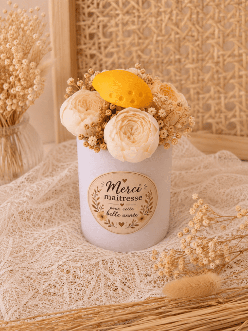 Pot de fleurs en bougie artisanale 