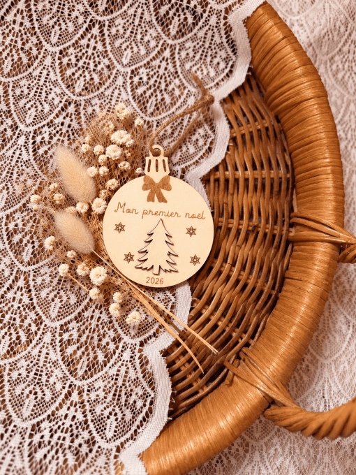 Boules de Noël personnalisées – Bois & Petit décor en relief