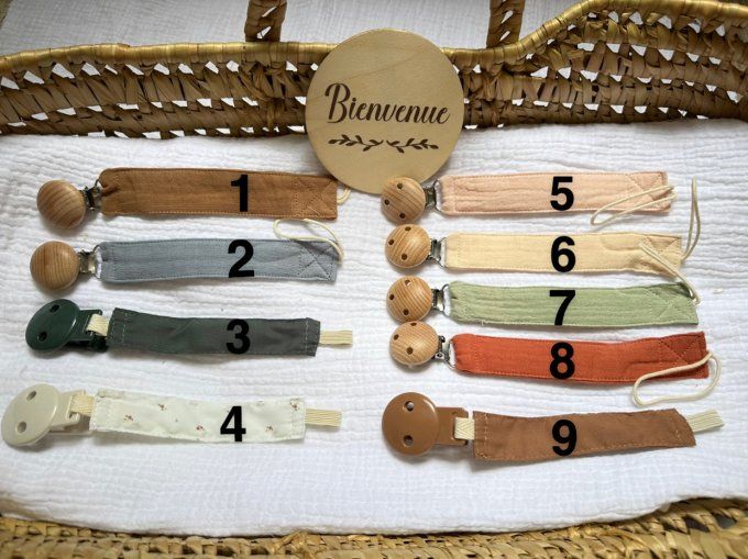 Capsule de Septembre - Attache tétine + Hochet en bois 
