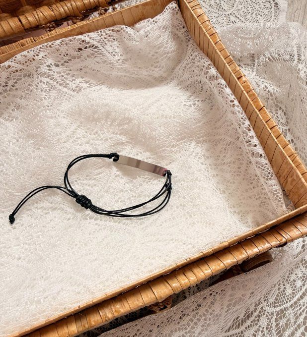 Bracelet gravé en cuir tressé noir 