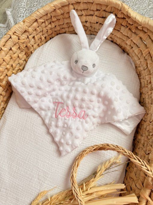Doudou lapin brodé - Broderie simple