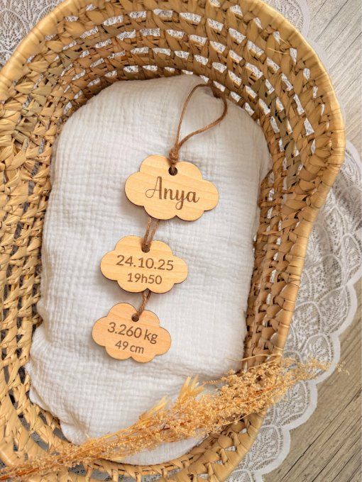 Décoration naissance en bois – Nuage personnalisé