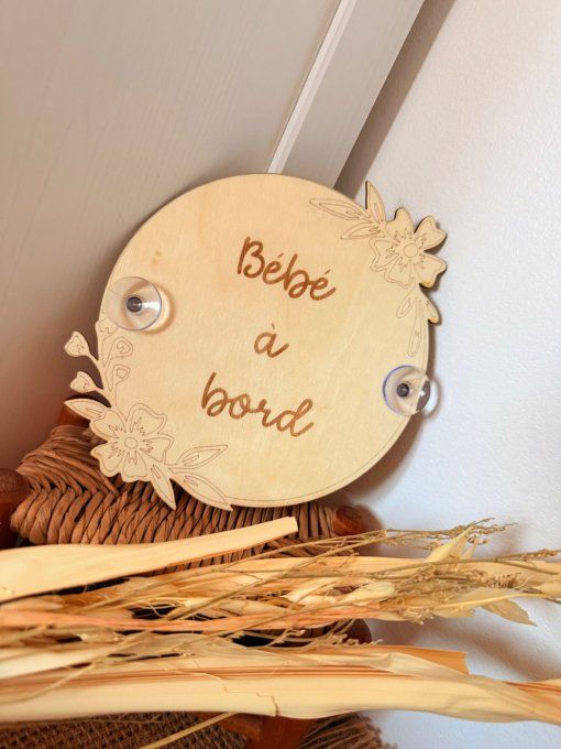 Cercle en bois “Bébé à bord” – À ventouse
