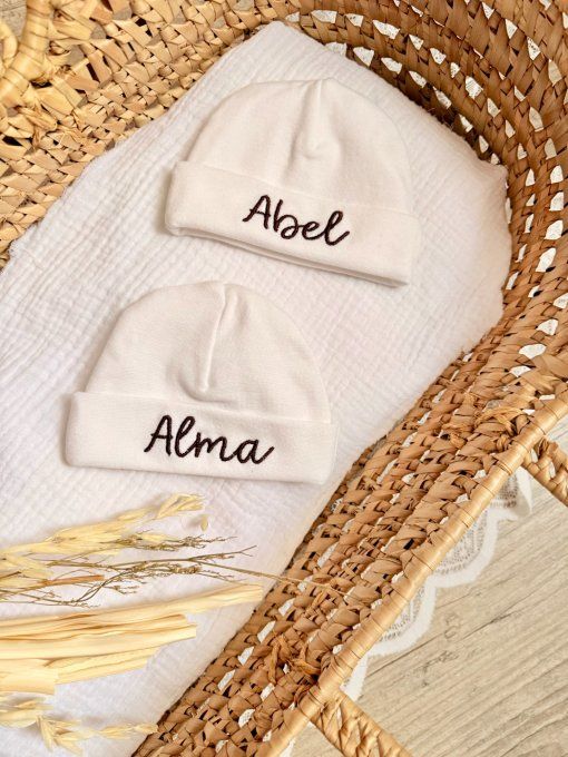 Bonnet naissance bébé brodé personnalisé
