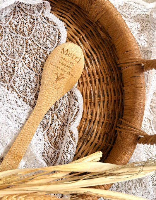 Cuillère en Bois Gravée – Personnalisez votre Message d'Amour